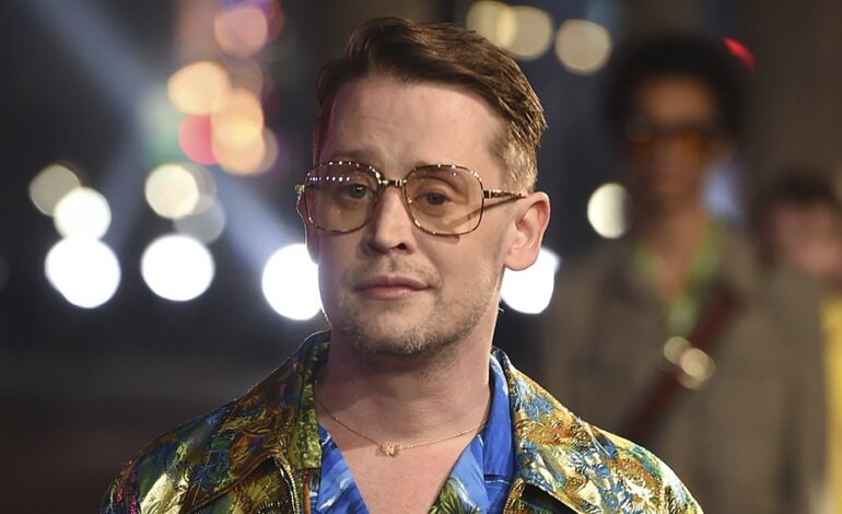 22 ’90s Stars Who Ditched Fame for Everyday Freedom