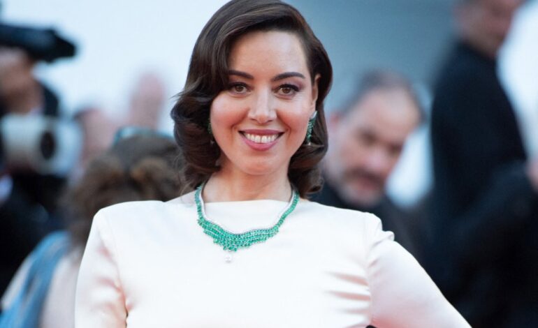 Aubrey Plaza Radiates at Cannes Premiere After Husband’s Passing