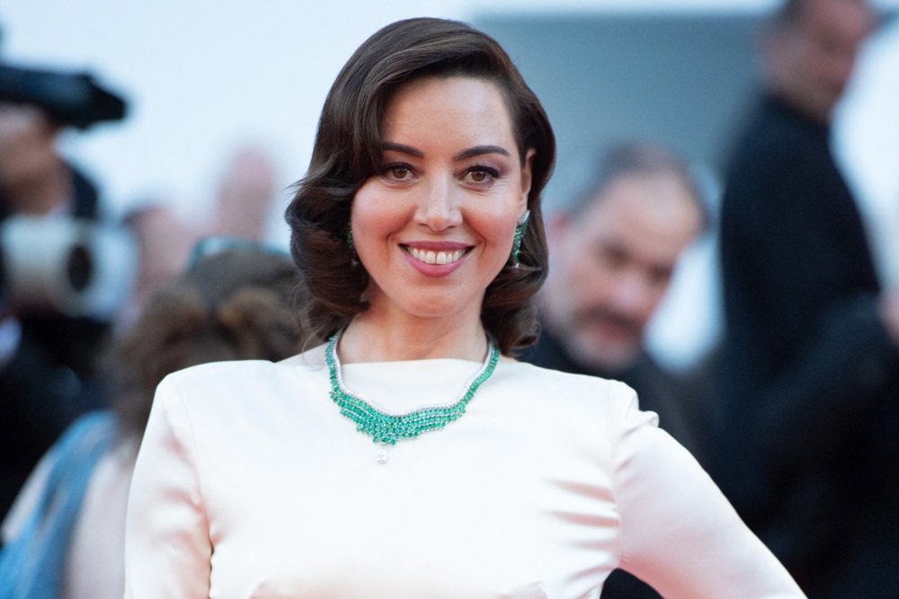 Aubrey Plaza Radiates at Cannes Premiere After Husband’s Passing