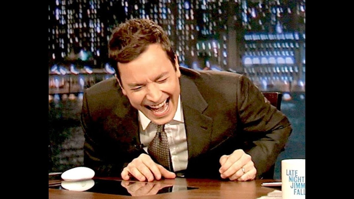 Blake Shelton Exposes Jimmy Fallon’s Over-The-Top Laugh on The Tonight Show