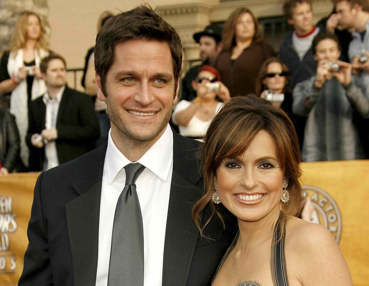 Cannes’ Poetic Duet: Mariska Hargitay and Peter Hermann Shine