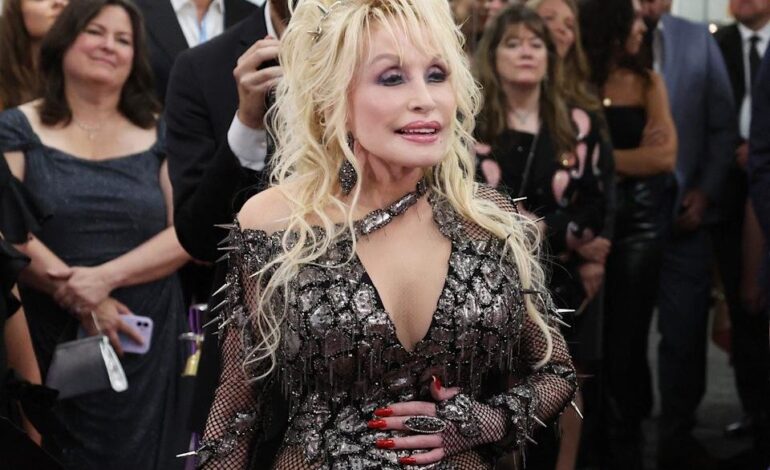 Dolly Parton Opens Up on Missing Carl Dean and Finding Peace in His Passing
