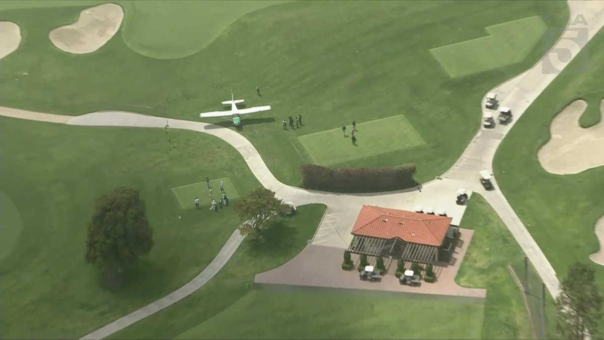 Heart-Stopping Emergency Landing Shocks Golfers at Riviera Country Club