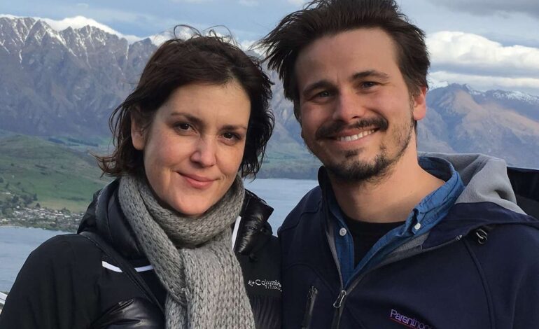 Jason Ritter’s Painfully Sweet Mother’s Day Letter to Melanie Lynskey