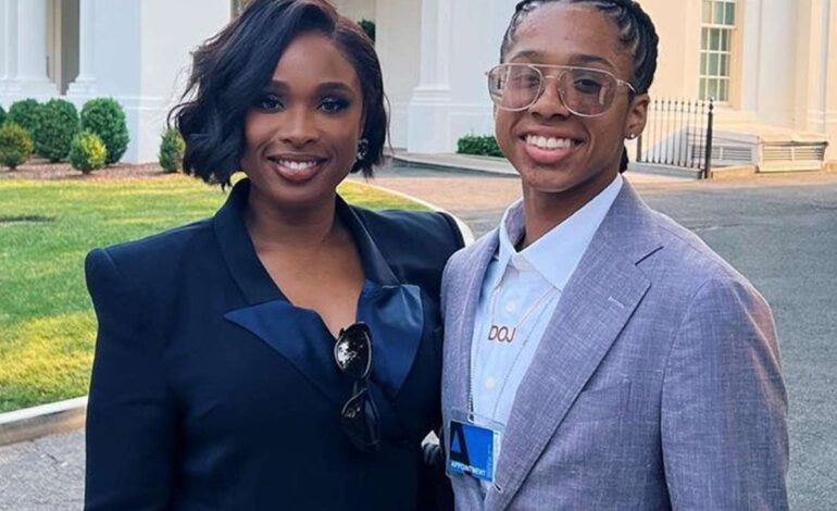 Jennifer Hudson and David: A Courtside Crocs Connection