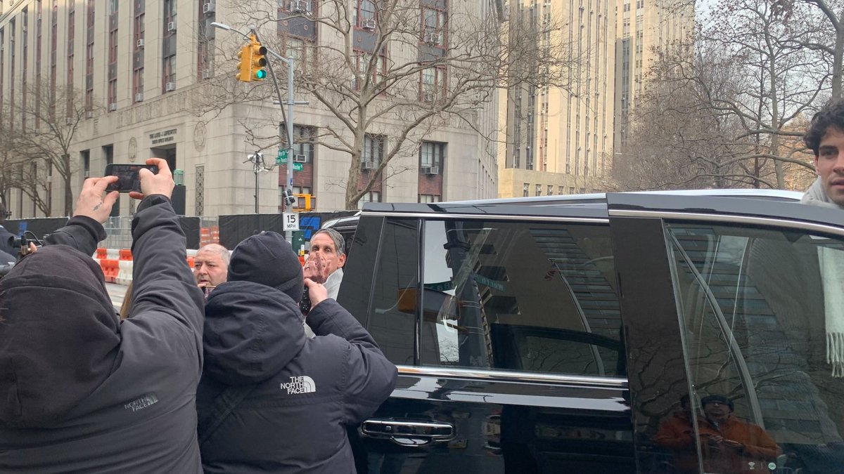 Justin Baldoni’s Team Dares Blake Lively to Live-Stream MSG Testimony