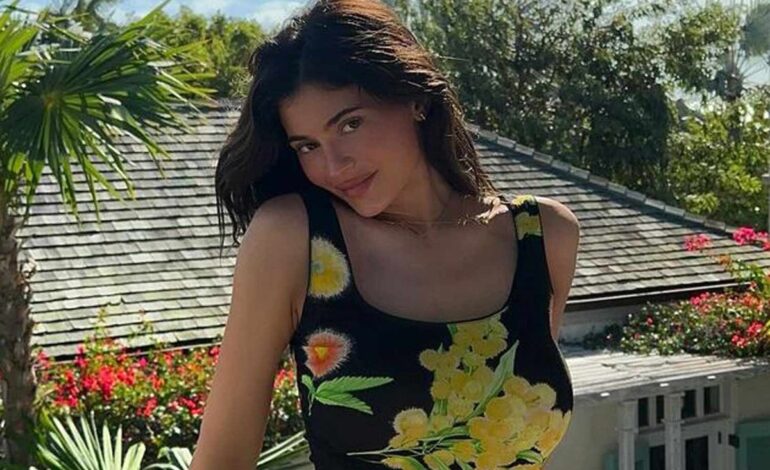Kylie’s Island Escape: Family Moments with Kendall, Stormi & Baby Aire