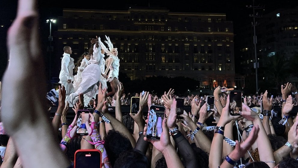 Lady Gaga’s Unexpected Wake-Up Call: Learning of Alleged Bomb Plot via Media