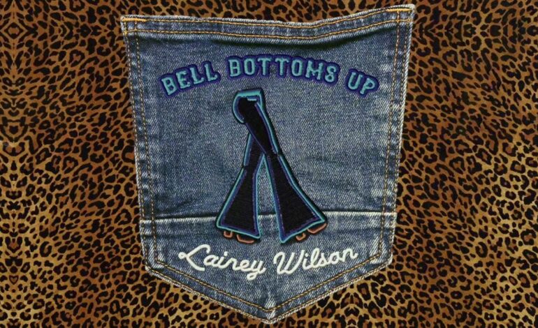 Lainey Wilson’s Rosy Bell-Bottom Revolution at the 2025 ACM Awards