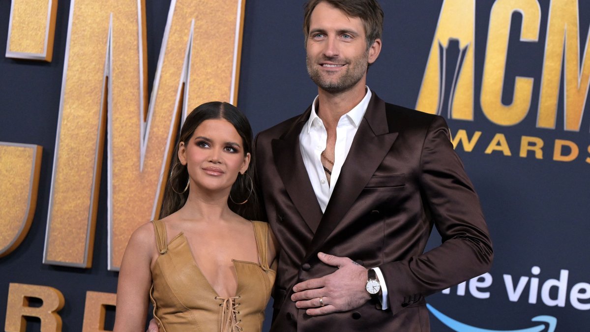 Maren Morris on Post-Divorce Dating: Toddler-Mode Swiping and “Cosplay Intimacy”