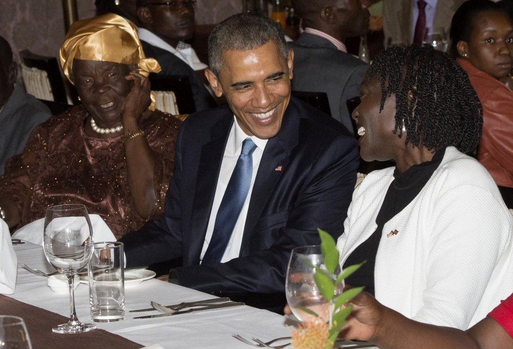 Michelle Obama Reflects on Barack’s Fourth-Grade Basketball Triumph