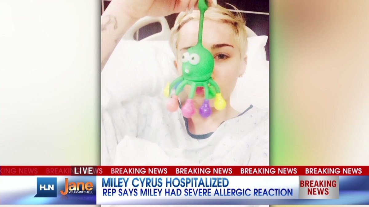 Miley Cyrus Rushed to ICU After Walk of Fame Shoot Infection
