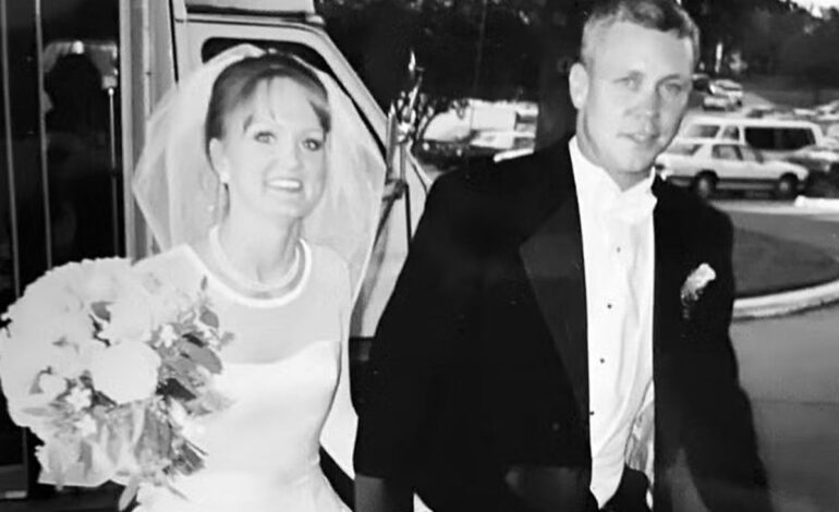 Ree Drummond’s Dreamy Puff-Sleeve Gown Dazzles as Mother-of-the-Bride