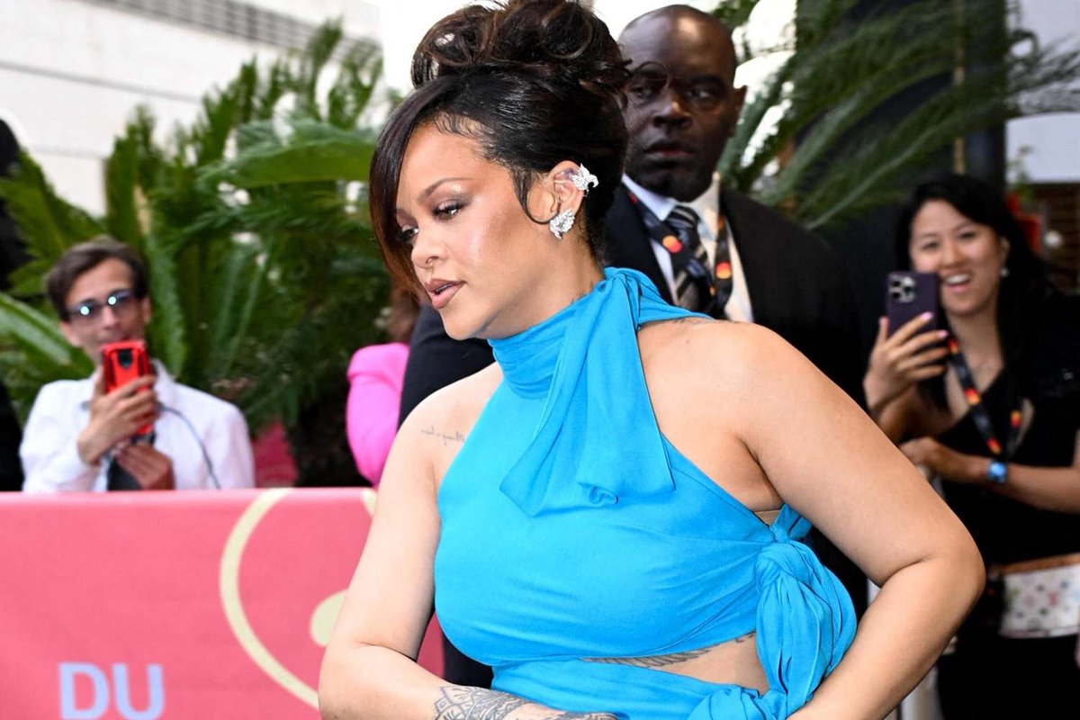 Rihanna Flaunts Baby Bump During Casual NYC Stroll with A$AP Rocky