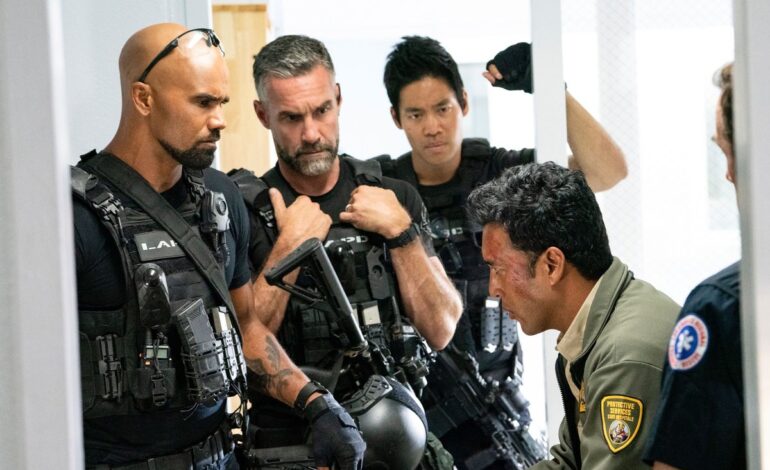 S.W.A.T. Stars Roasted After Spinoff Snubs Original Cast