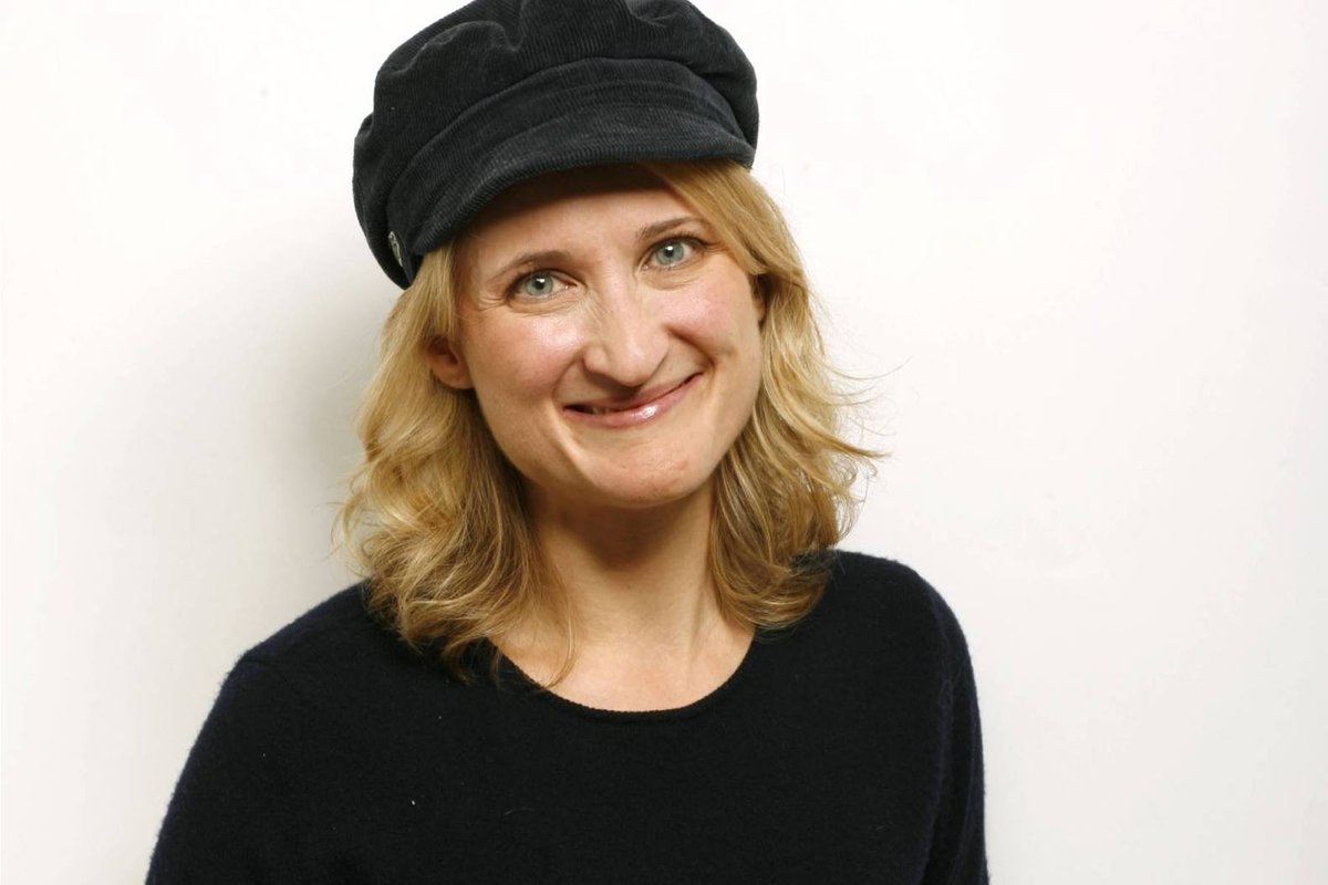 Tragic Loss: ‘I Kissed a Girl’ Singer Jill Sobule Dies in House Fire at 66