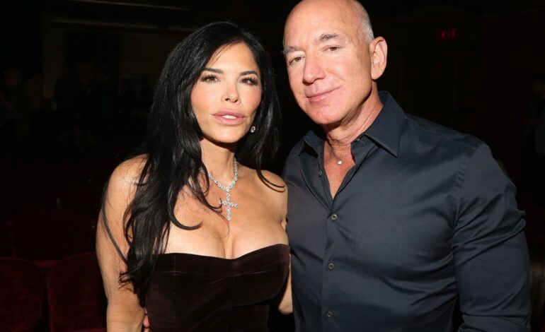 A-Listers Paddle into Bezos-Sanchez’s Venice Wedding