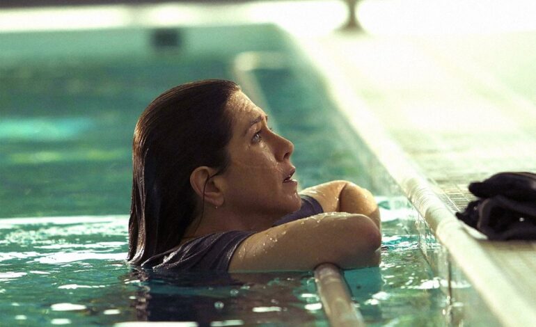 Analyzing Jennifer Aniston’s Hydration-Driven Wellness Strategy