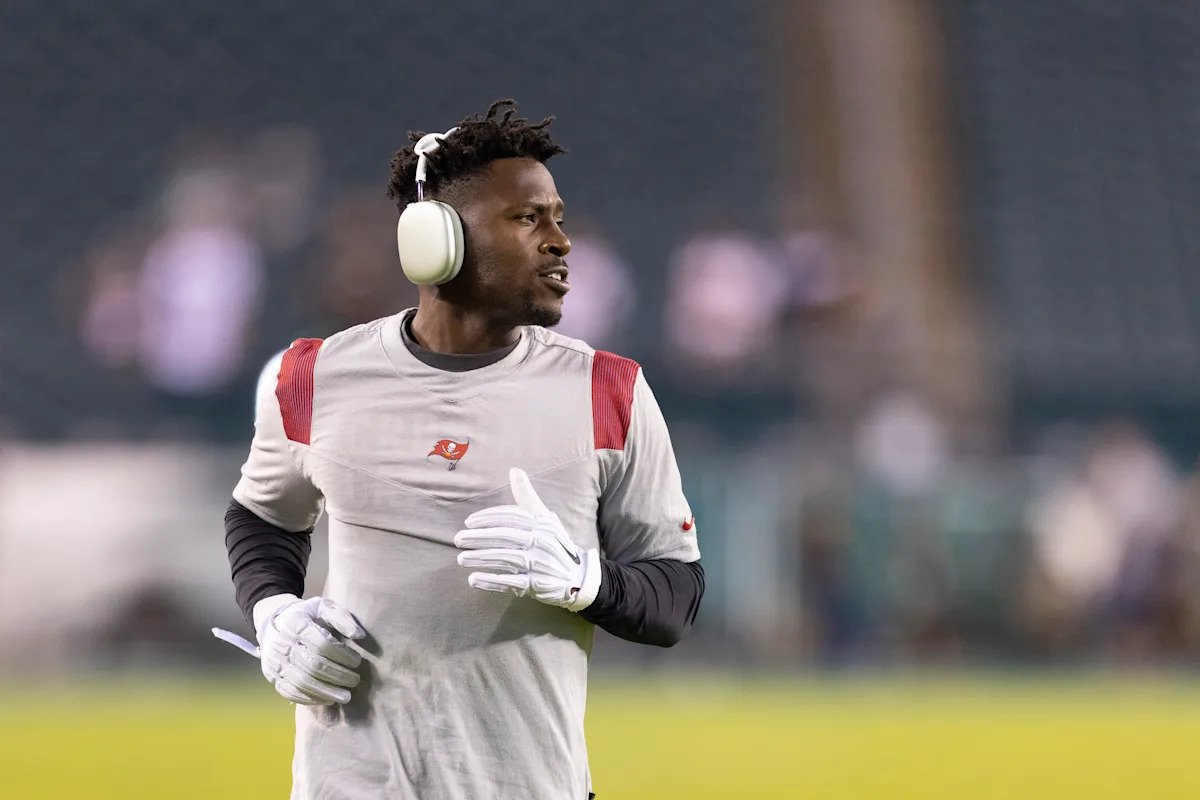 Antonio Brown’s Darkest Hour: Former NFL Star Wanted for Attempted Murder