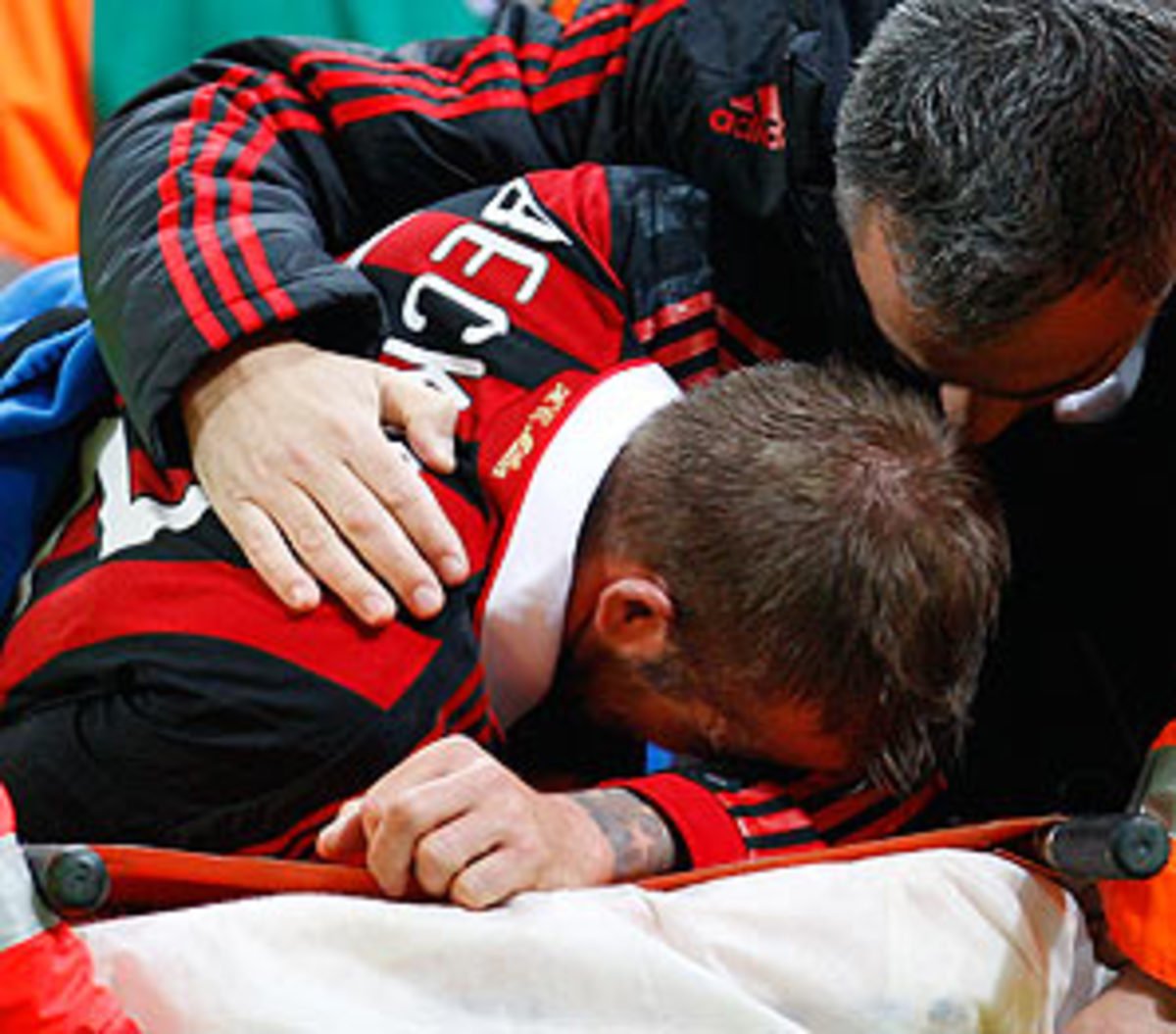 Beckham’s Wimbledon Comeback: Bandaged Hand, Bold Recovery