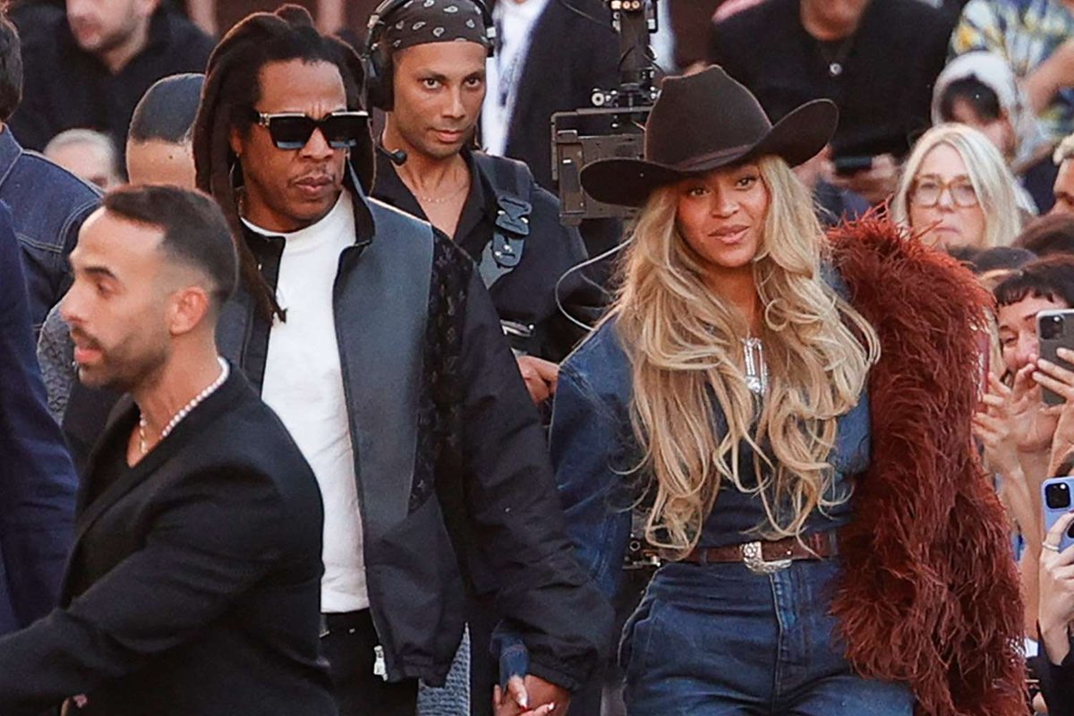 Beyoncé & Jay-Z Spark ‘Queen Bey Effect’ at Louis Vuitton Paris Show