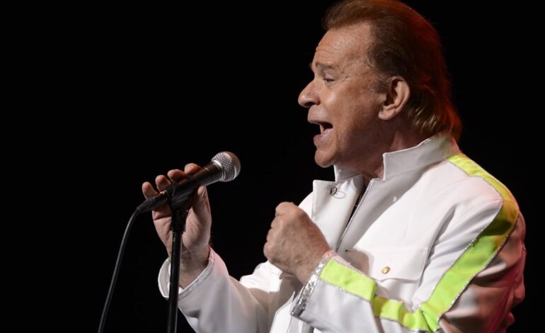 Chart-Topper Lou Christie Dies at 82, Leaves Enduring ‘Lightnin’ Strikes’ Legacy