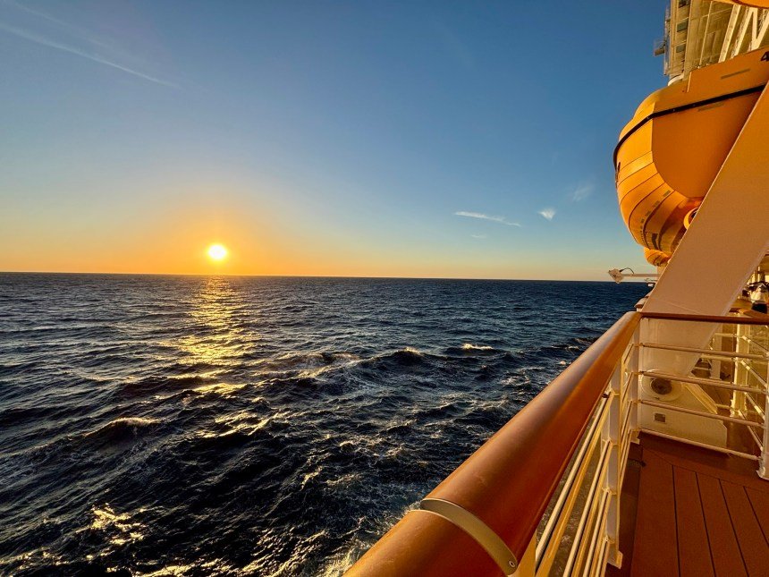 Disney Cruise Dad’s Daring Rescue: Daughter Saved in Mid-Ocean Drama