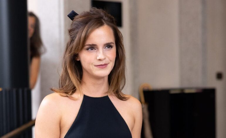 Emma Watson Steers Oxford Crew at Summer Eights Regatta
