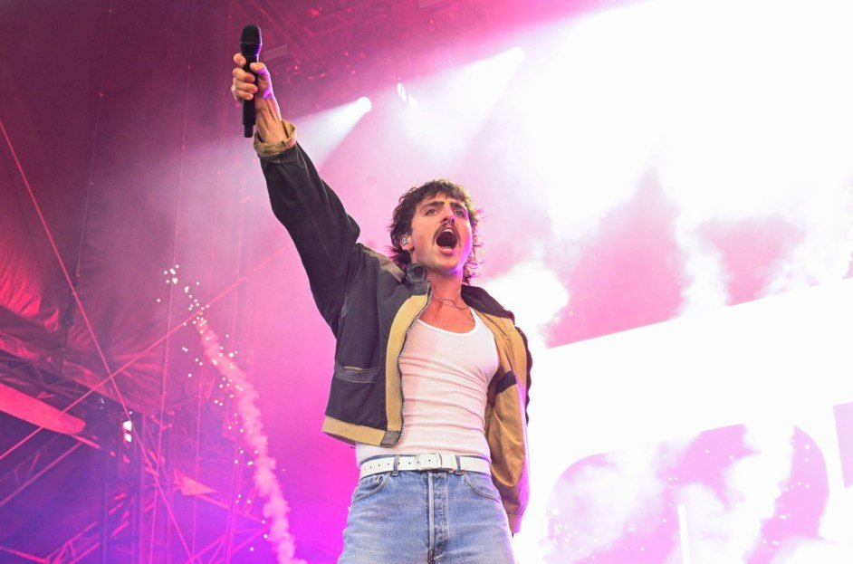 Gov Ball 2025: A Deadpan Comedian’s Hilarious Recap of Every Act