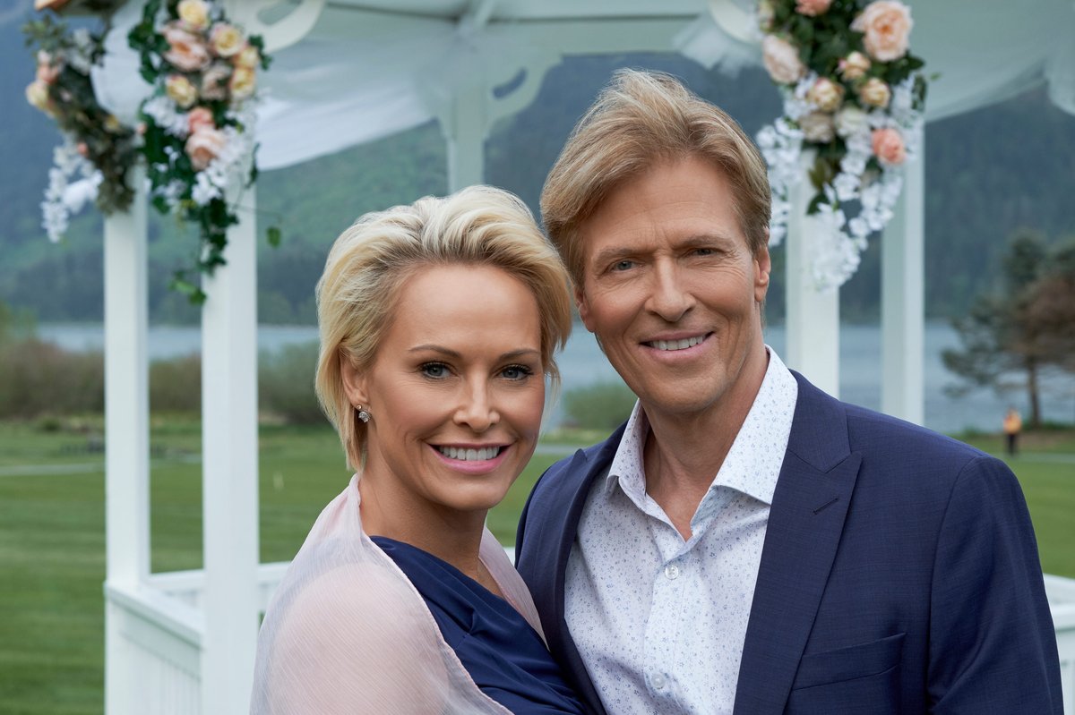 Jack Wagner Marries Musician Michelle Wolf in Sun-Soaked California Ceremony