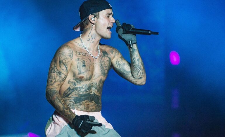 Justin Bieber Fires Back with Playlist After ‘Standing on Business’ Paparazzi Showdown