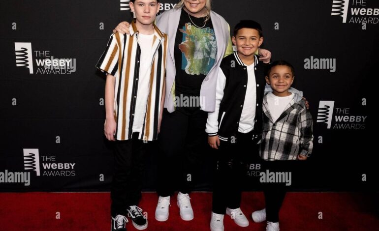 Kailyn Lowry’s Teen Son Elliott Comes Out, Explains Name Change on Barely Famous