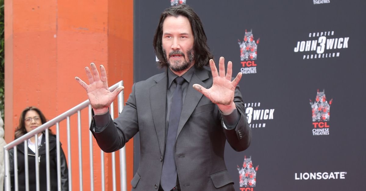 Keanu Reeves Steals the Show Hand-in-Hand with Alexandra Grant at ‘Ballerina’ Premiere