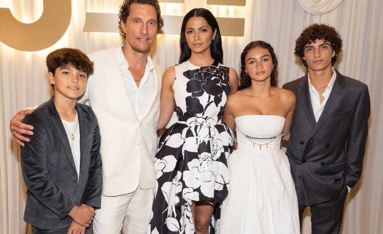 Matthew McConaughey’s Trio of Lookalikes Steal the Spotlight at Universal Studios