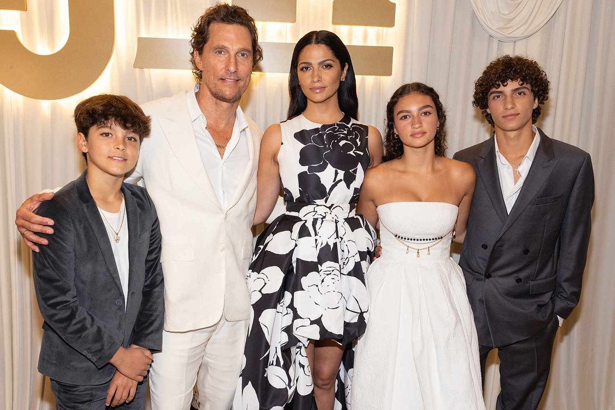 Matthew McConaughey’s Trio of Lookalikes Steal the Spotlight at Universal Studios