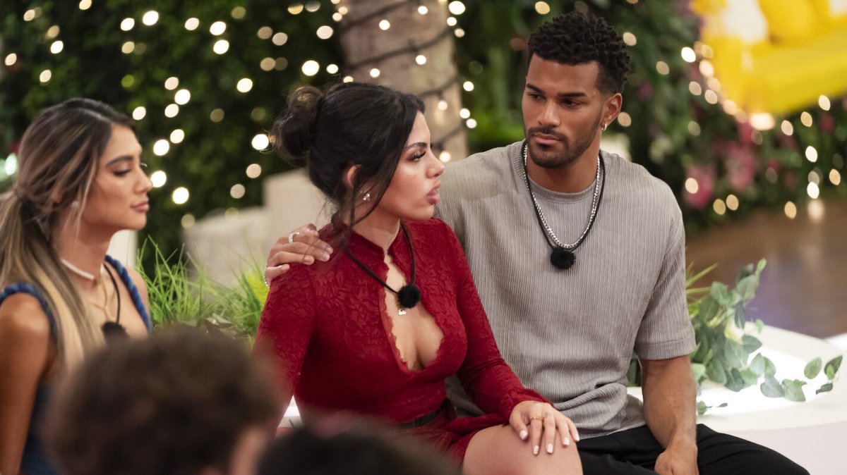 Noah Sheline Steps Up for Huda Mustafa in Love Island USA Backlash