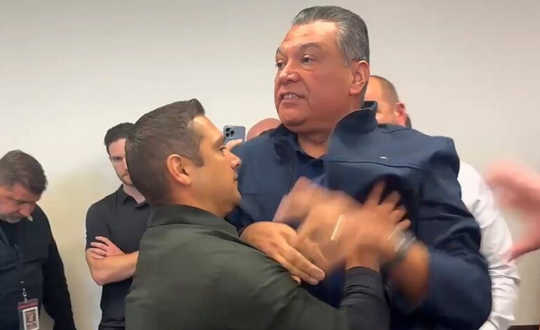 Politician’s Press Conference Confrontation: A Lesson in Protocol