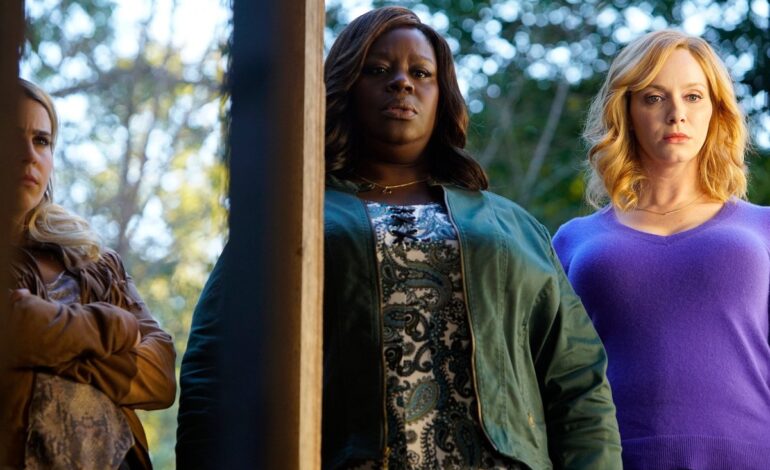 Retta Unmasks Parks and Rec Cast Chat Secrets