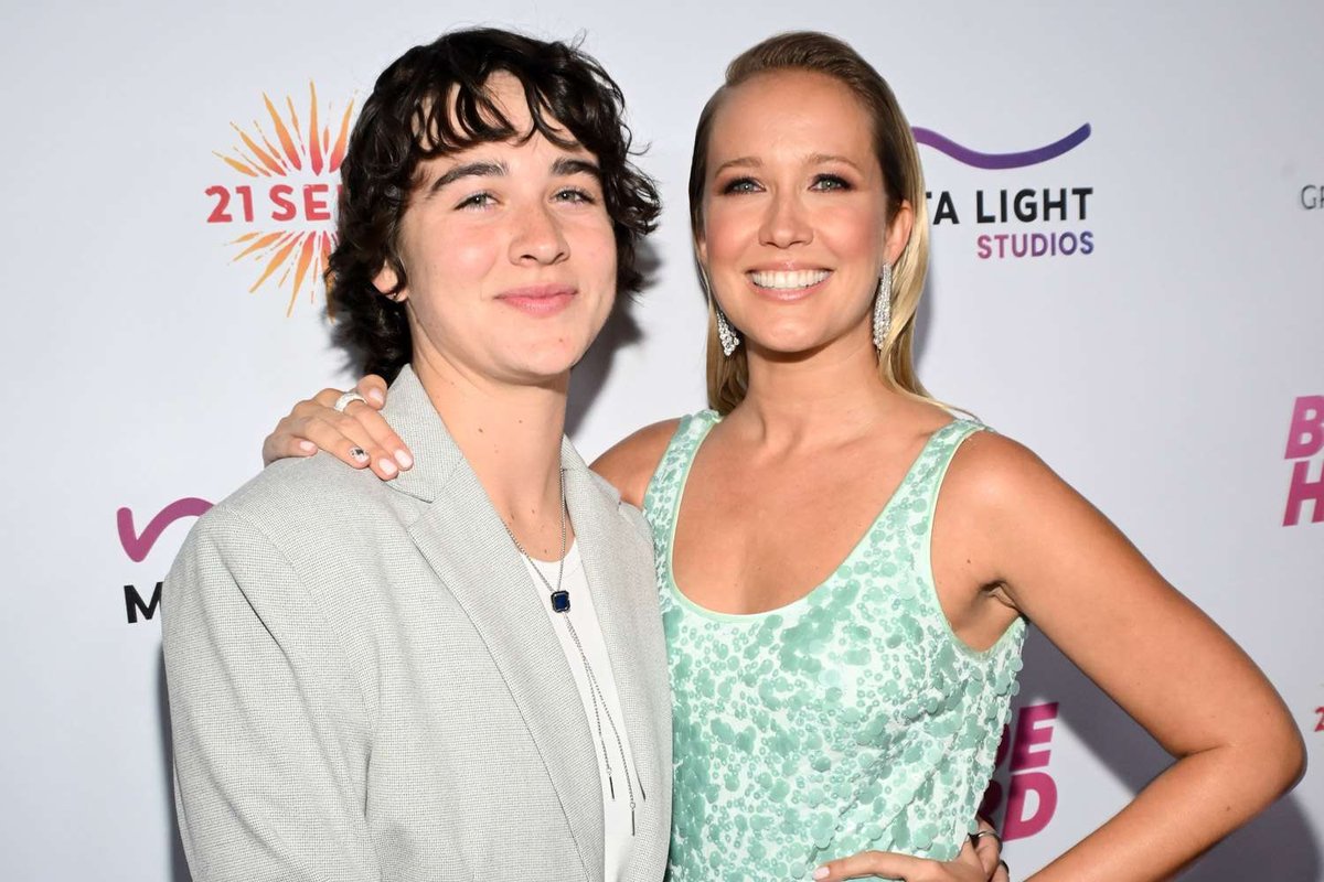 Anna Camp Calls Out Emmys Over ‘You’ Snub, Touts “Best Performance”