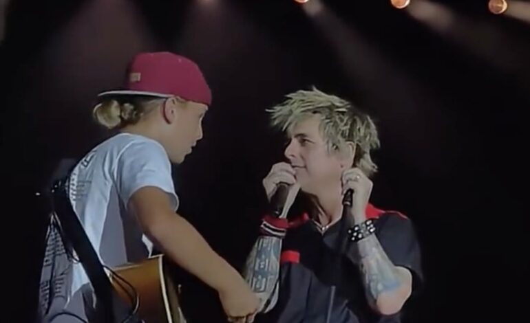 Billie Joe Armstrong’s Stage Showdown Over ‘Wonderwall’