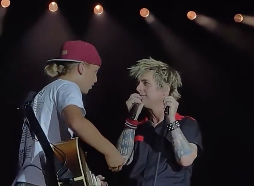 Billie Joe Armstrong’s Stage Showdown Over ‘Wonderwall’