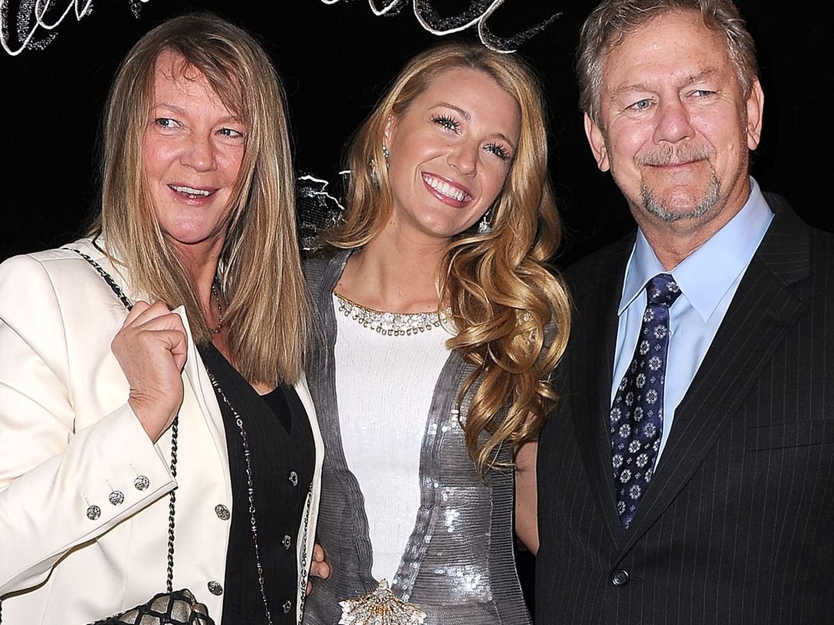 Blake Lively’s Favorite Parenting Pros Say Spanking Is Out