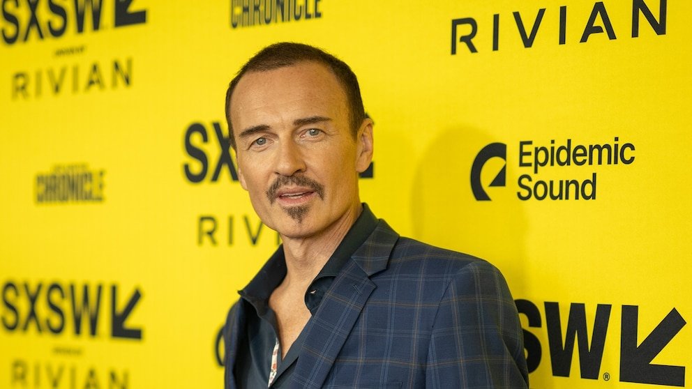 Charmed Stars Remember Julian McMahon’s ‘One-of-a-Kind’ Magic