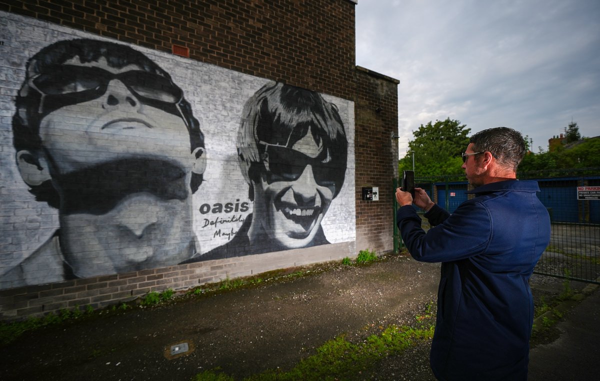 Fans Under Scrutiny: Manchester Gears Up with Dress Code for Oasis Homecoming