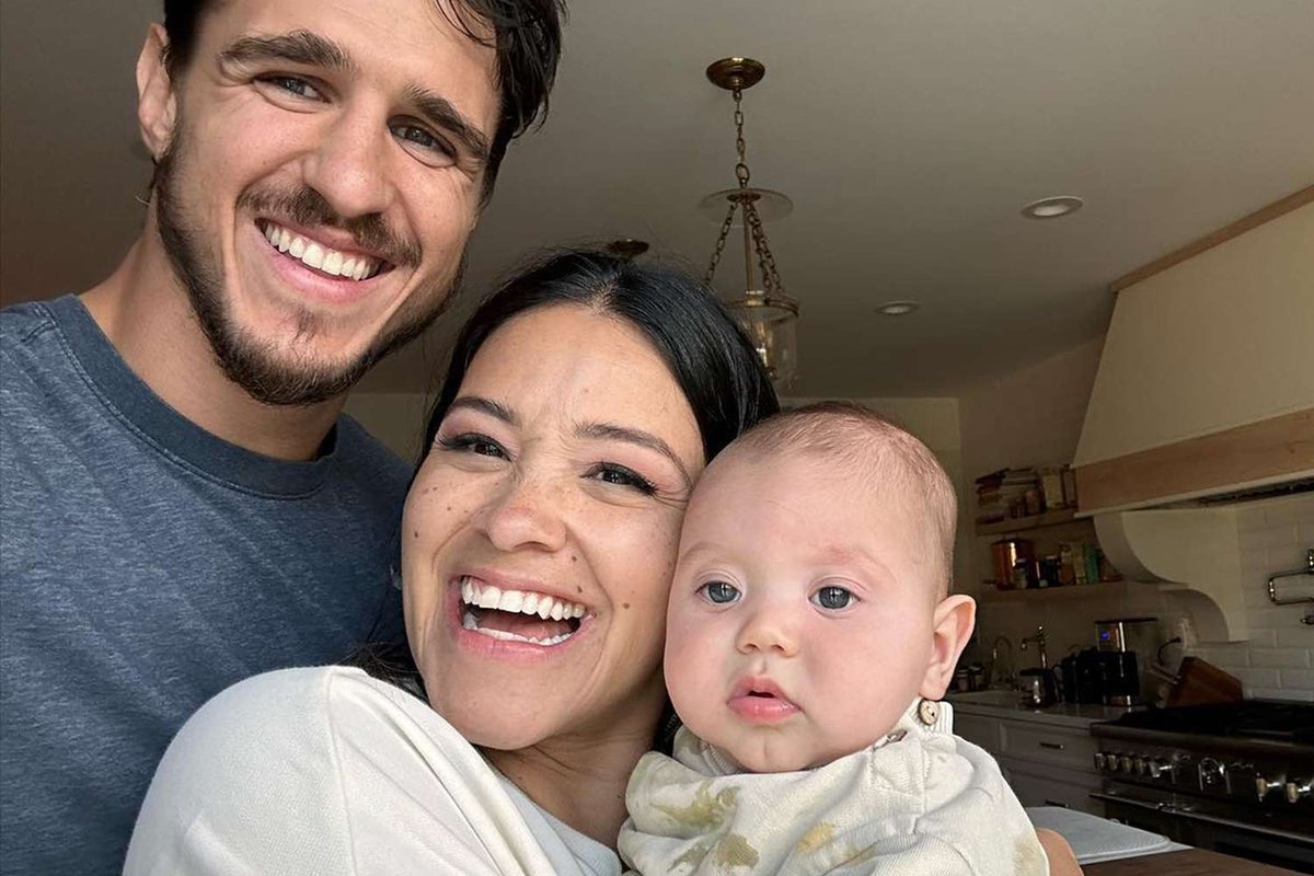 Gina Rodriguez Shows Off Baby Bump at Netflix Fight, Expecting Second Child