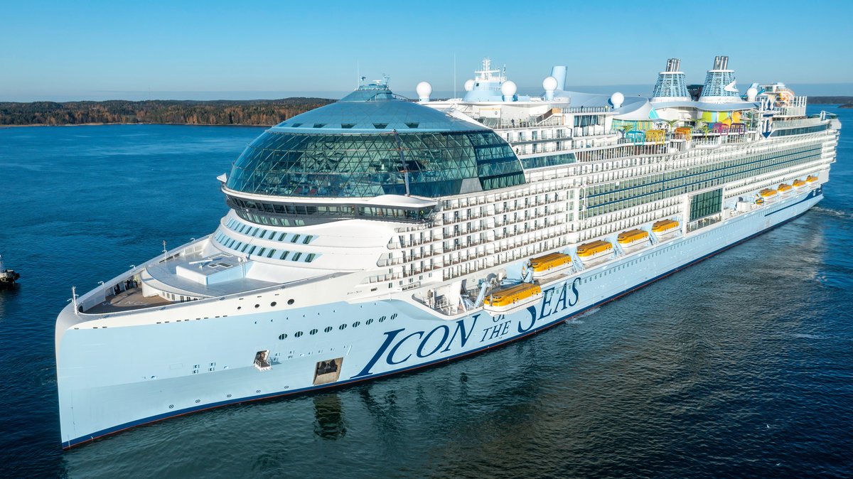 Haunting Fall: Icon of the Seas Crew Member Dies by Suicide at Sea