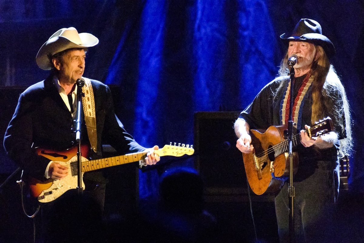 How to Score Cheap Outlaw Music Festival Tickets for Willie Nelson and Bob Dylan