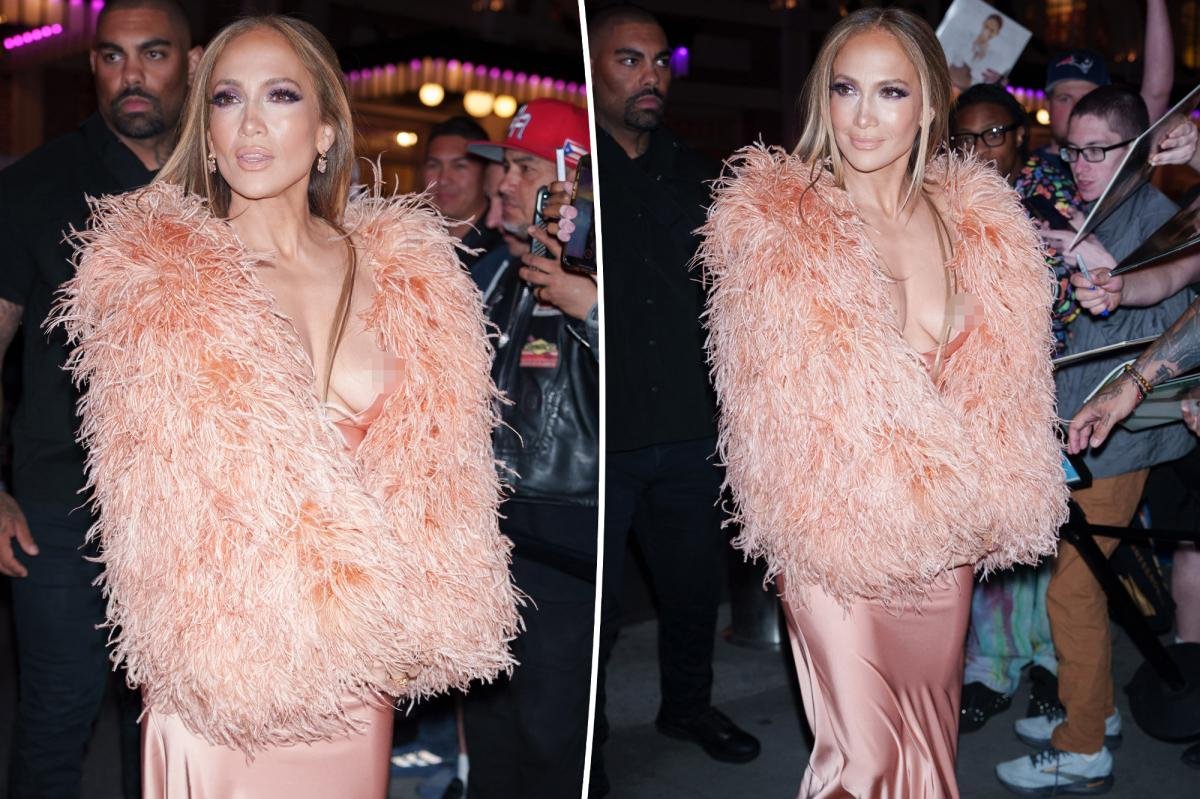 Jennifer Lopez’s Sparkling Skirt Gives Out During Birthday Show in Poland