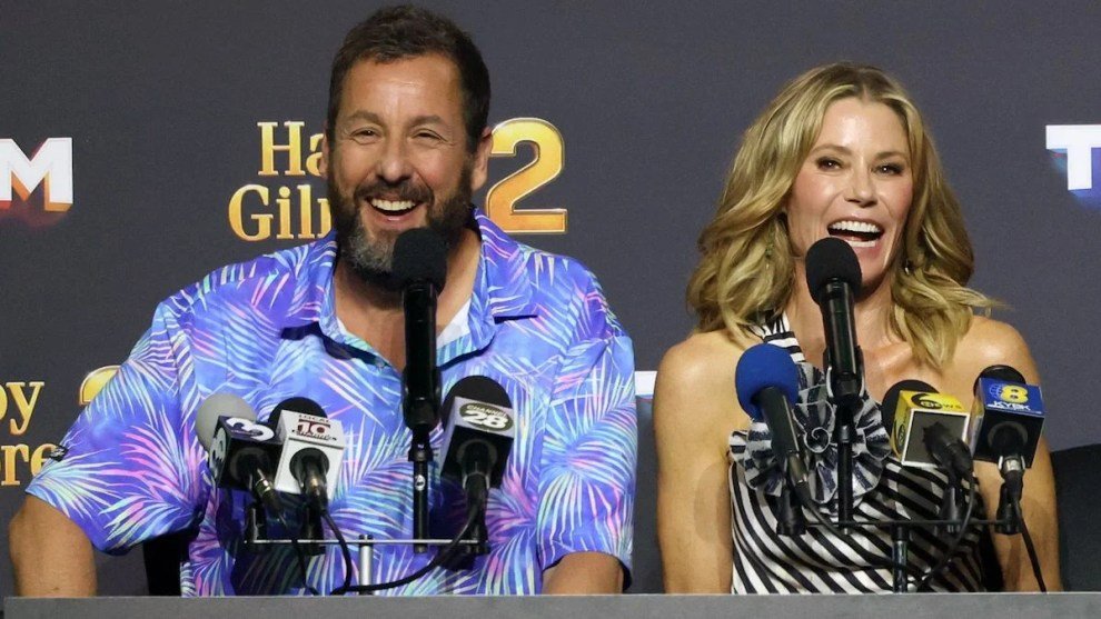 Julie Bowen Joins Son Road Trip to University of Oregon