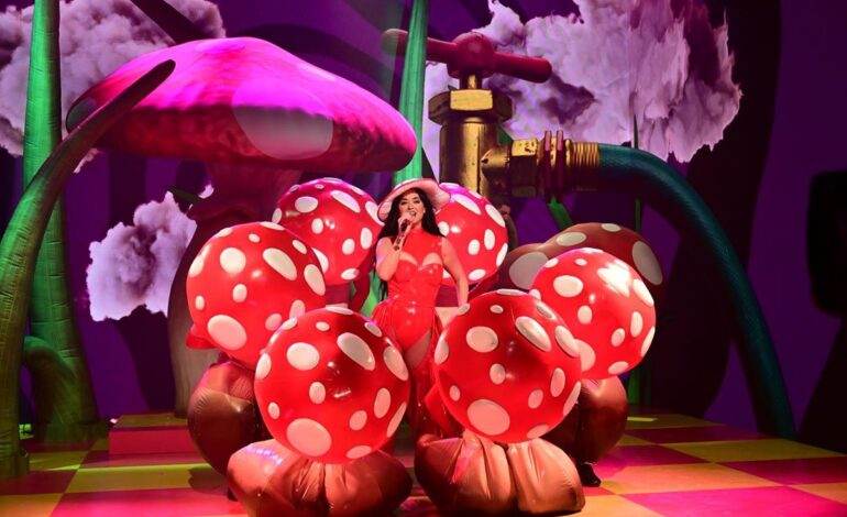 Katy Perry’s Midair Scare: Survives Butterfly Prop Malfunction on Lifetimes Tour